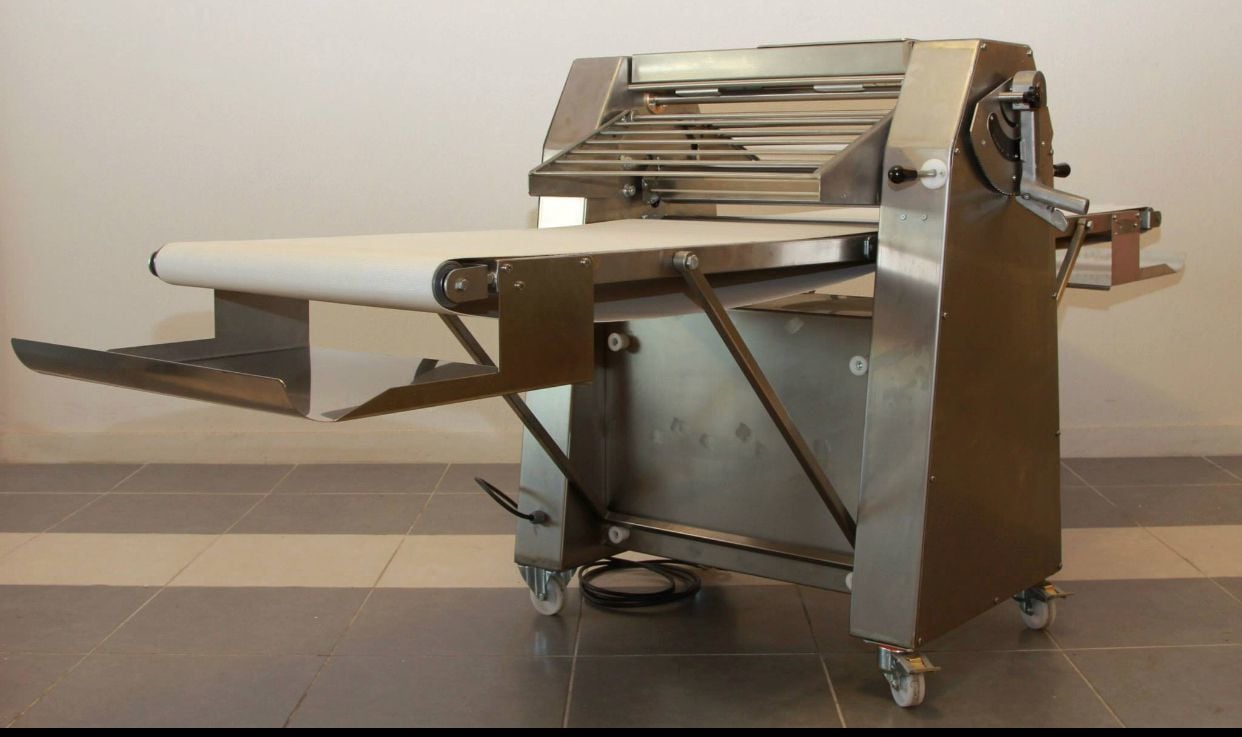 Kanatlı Yufka Hamuru  Açma Makinesi ( Vargel )