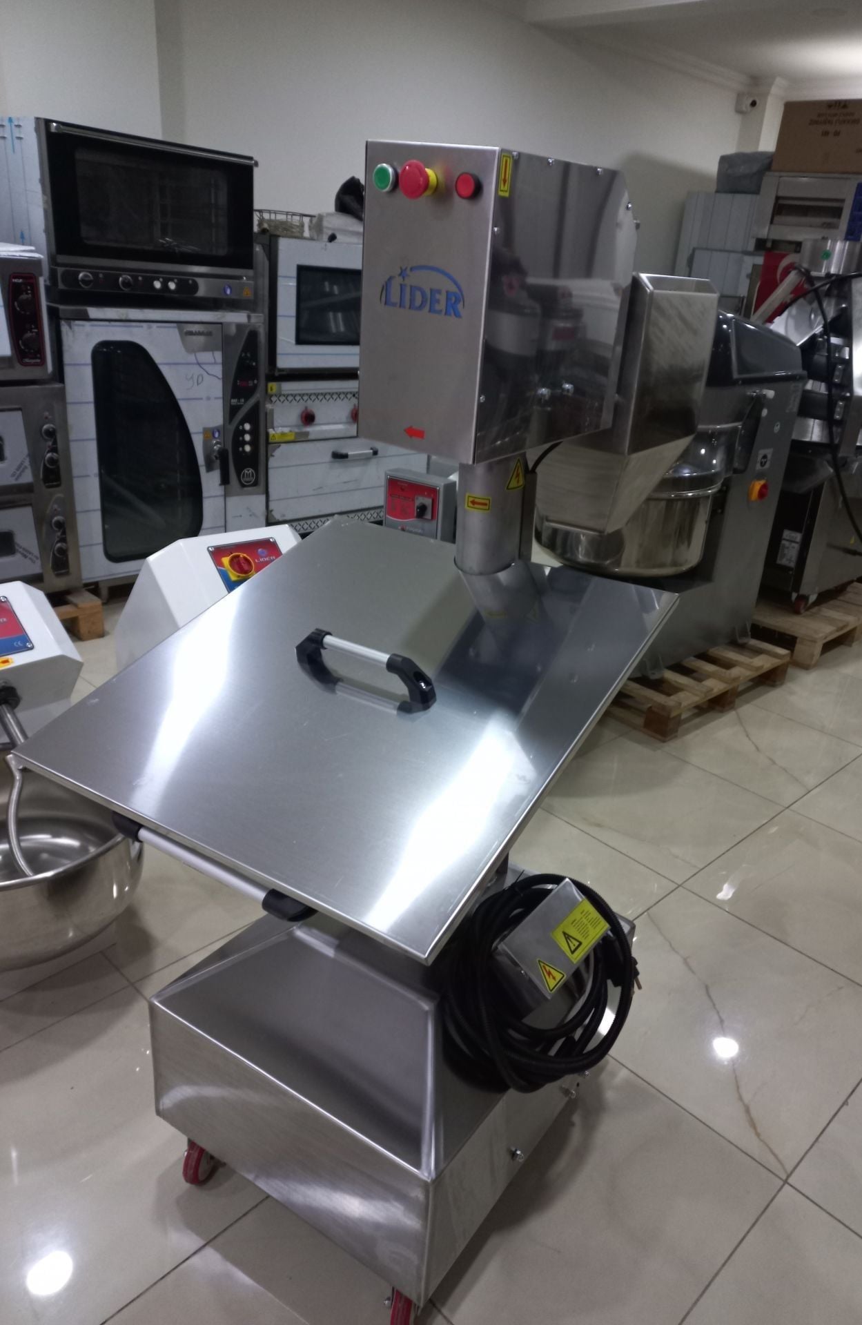 Un Eleme ve Havalandırma Makinesi Fırçalı Model 380 V